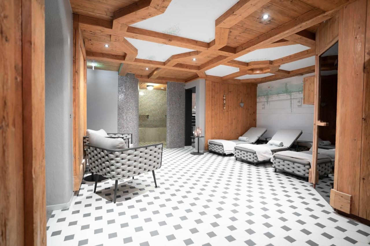 Hotel Astrid - Inklusive Kostenfreier Jokercard Saalbach Hinterglemm Kültér fotó