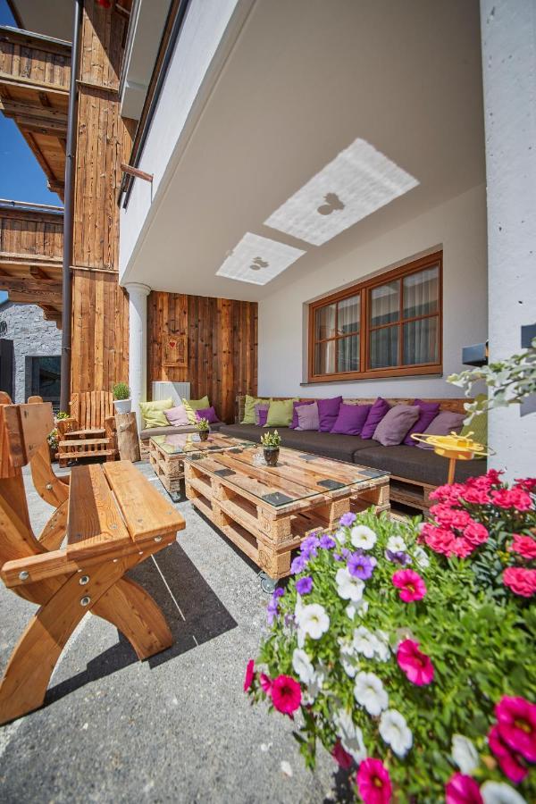Hotel Astrid - Inklusive Kostenfreier Jokercard Saalbach Hinterglemm Kültér fotó