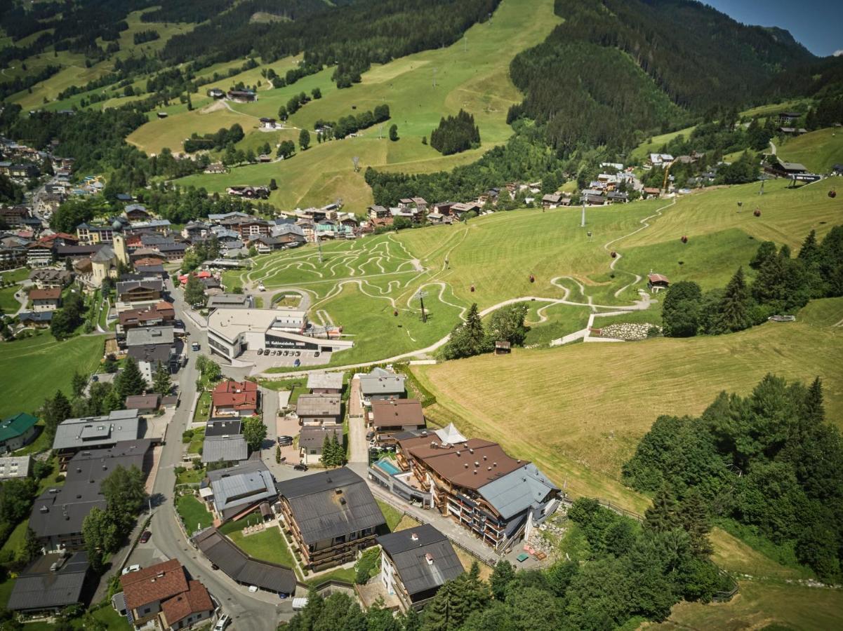 Hotel Astrid - Inklusive Kostenfreier Jokercard Saalbach Hinterglemm Kültér fotó