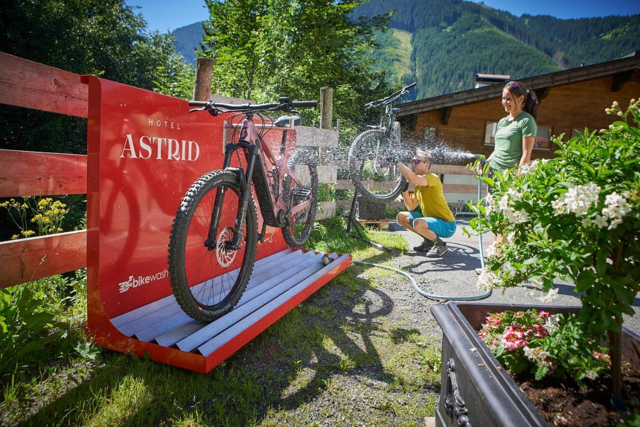 Hotel Astrid - Inklusive Kostenfreier Jokercard Saalbach Hinterglemm Kültér fotó